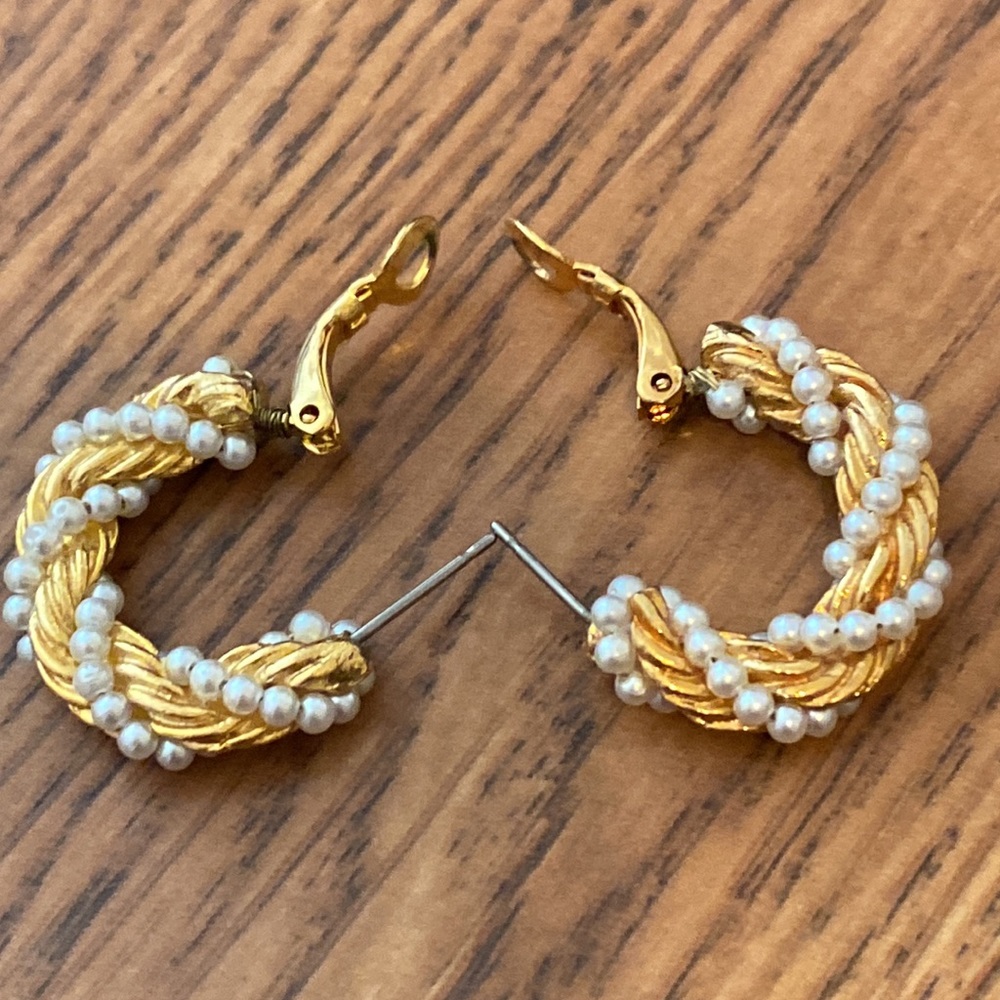 Vintage Goldtone with Faux Pearls Earrings